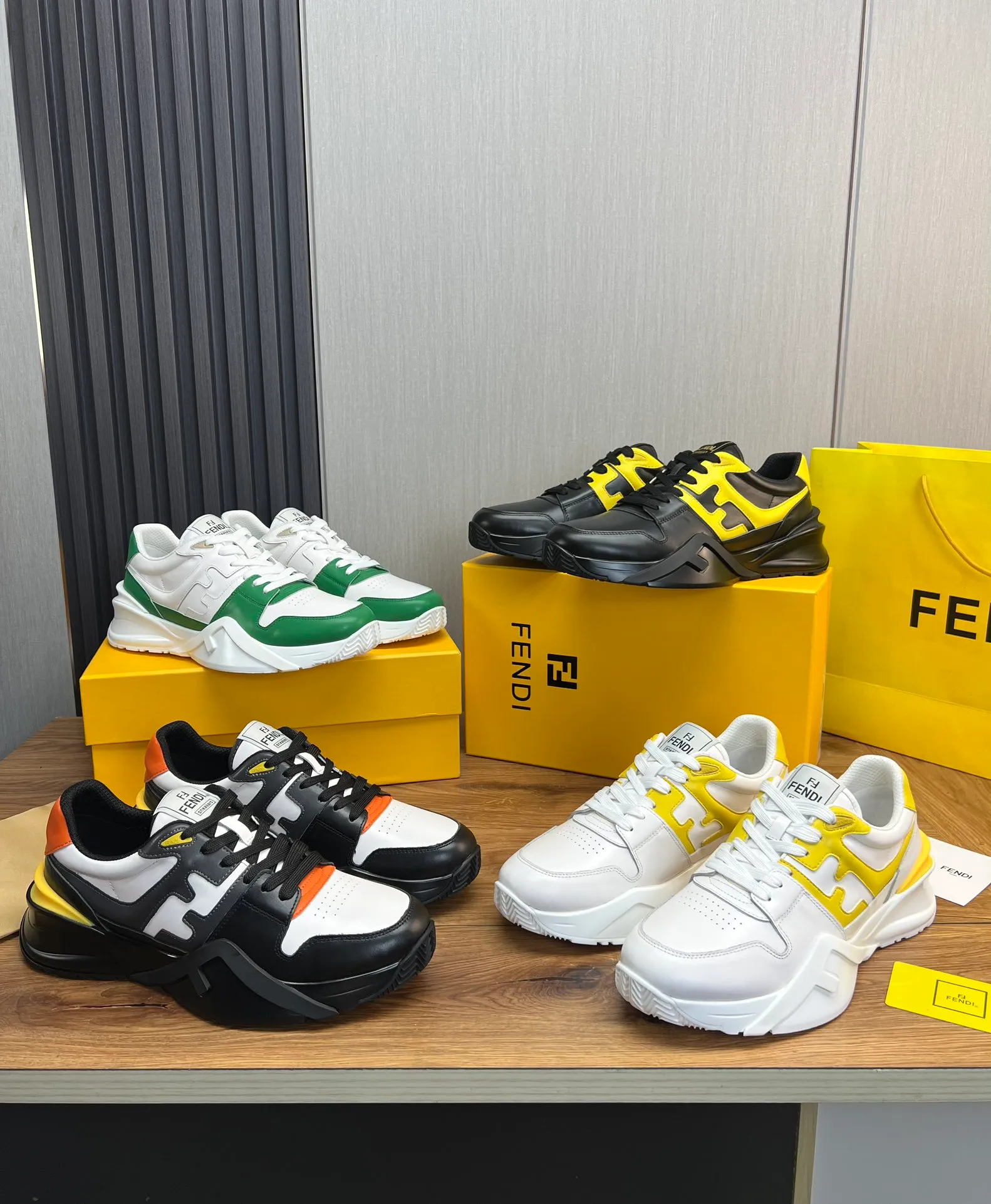 Men's shoes 💰520💰 Fendi [Fendi] hot style is on the market 🔥Fashionable casual men's shoes 🔱 Made of original cowhide + breathable mesh lining + sheepskin feet, perfect shape, top quality, you deserve it 🔜Original outsole, ultra-light, non-slip and wear-resistant 👣 Standard size 38-44 (customized in 45)